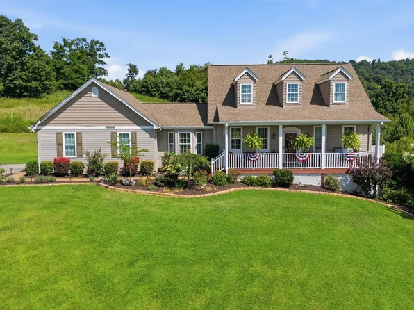 1611 Ivy Branch Dr, Blue Ridge, VA 24064