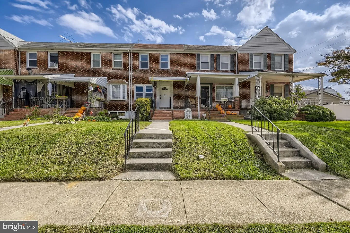 3 bed, 2.0 bath, 1324 sqft, $1,850 — Photo 1