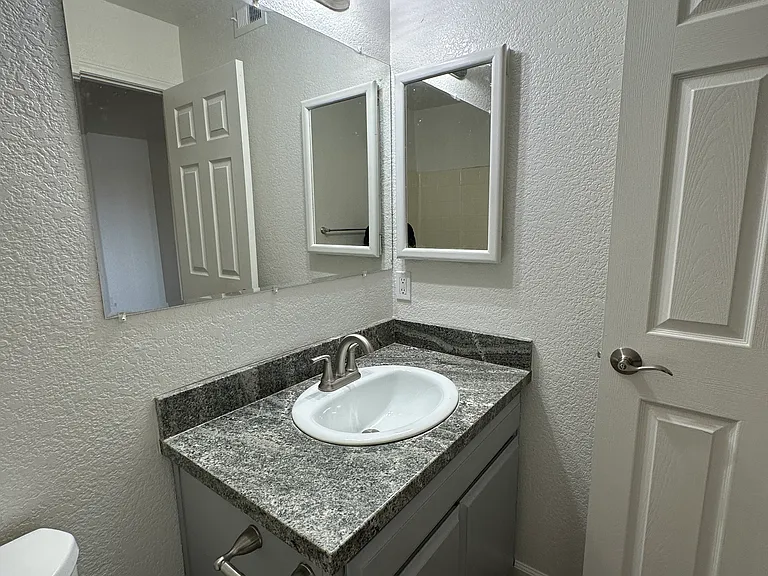 2798 N Junipero Ave #4 — Photo 15