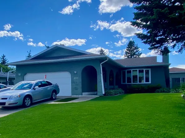 3212 73rd St NW, Edmonton, AB T6K 1K1