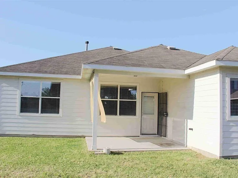 7310 Northfork Dr — Photo 23
