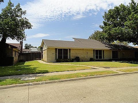 1st image of 4121 Greenway Dr