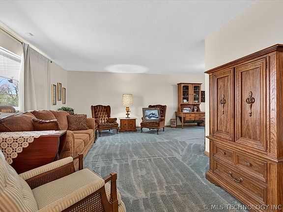 5th image of 3939 Lakeview Dr