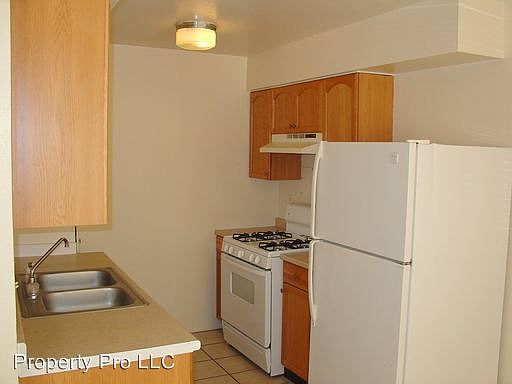 3rd image of 2805 Muriel St NE