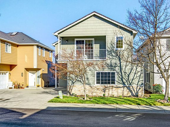 2nd image of 267 Meadow Dr