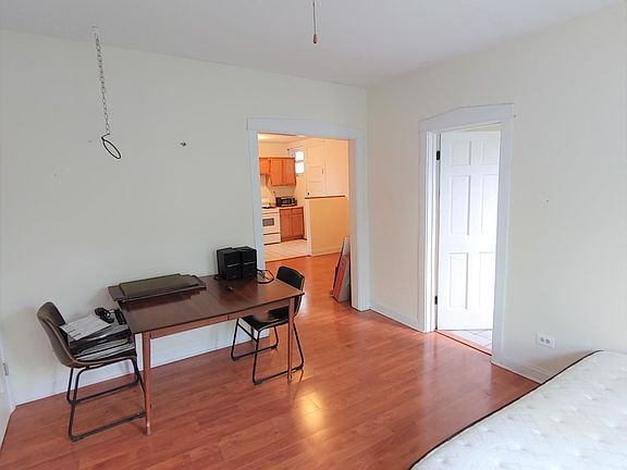 2nd image of 2537 W Sunnyside Ave APT 2