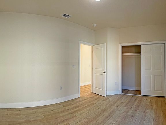 5th image of 1579 Silica Ave