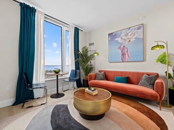 1515 Surf Avenue image 1 of 35