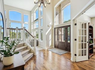6810 Highover Dr, Chanhassen, MN 55317