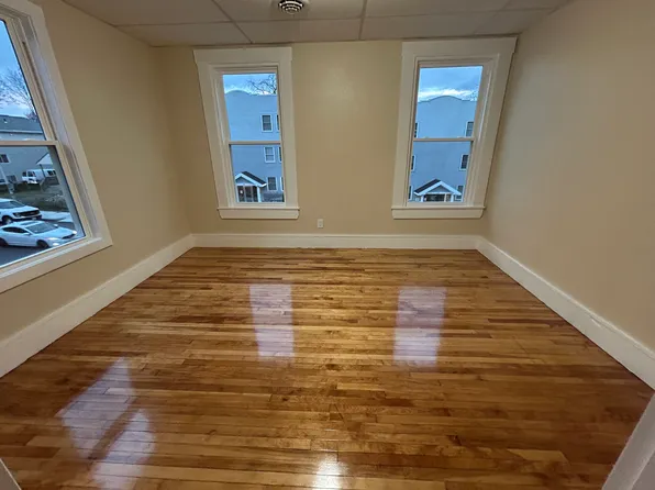 40 Grand St #1, Worcester, MA 01610