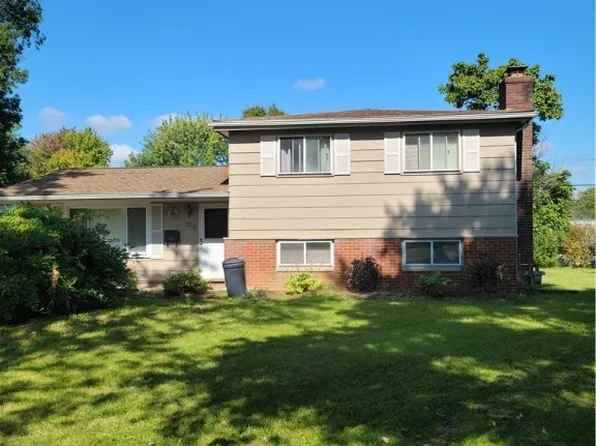 750 Starlite Dr, Berea, OH 44017