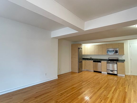 3rd image of 752 W End Ave APT 15F