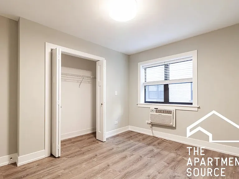503 W Barry Ave #514 — Photo 7