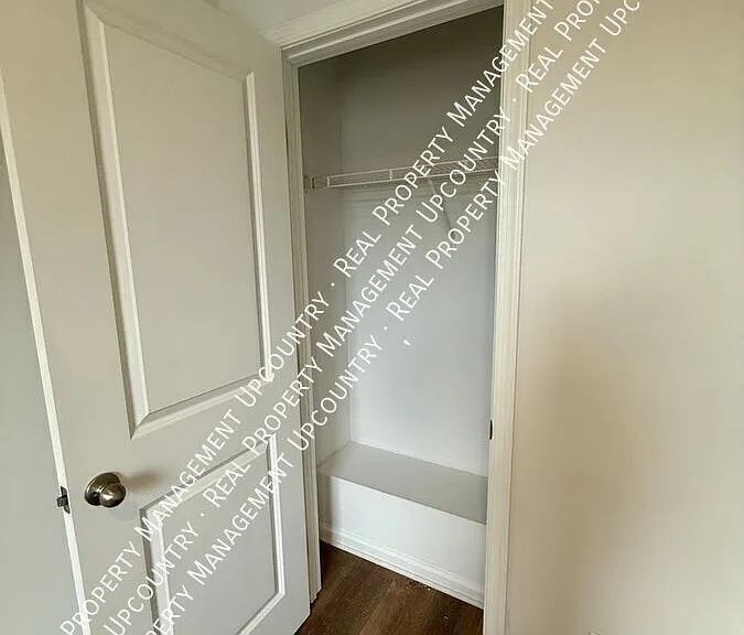 120 Fernside Ct — Photo 14