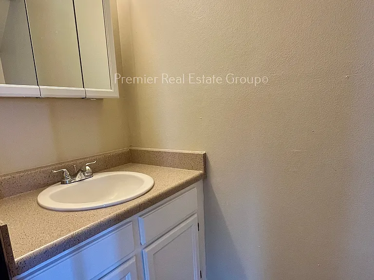 2437 Cherokee Park Pl — Photo 9