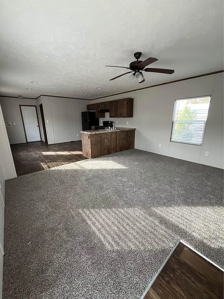 2 bed, 832 sqft, $1,299 — Photo 4