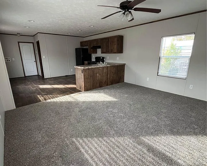 Lakeview Terrace — Photo 10