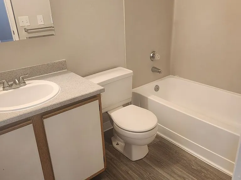 Arbor Woods Apartments — Photo 19