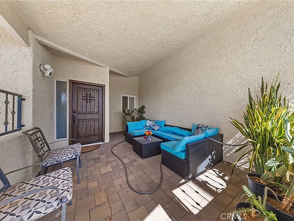 3rd image of 9869 Warwick Dr