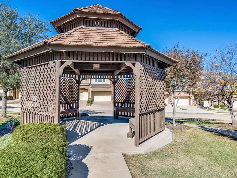 3848 Vienna St — Photo 25