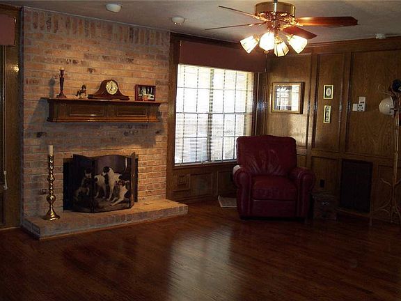 3rd image of 14711 Charlmont Dr