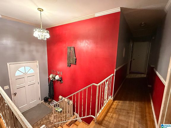 3rd image of 301 Gardendale Dr
