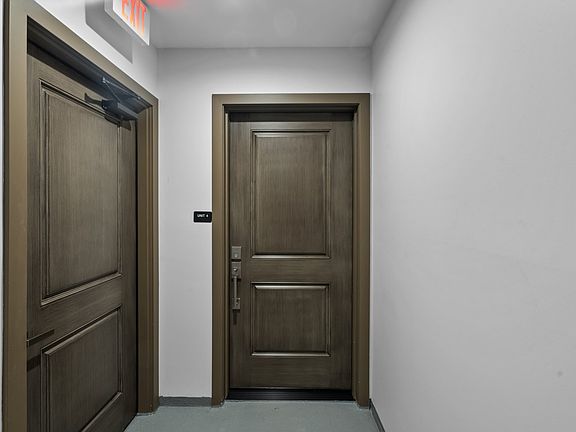 5th image of 10032 Commerce Ave #4