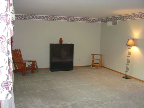 Large Living Rm.
