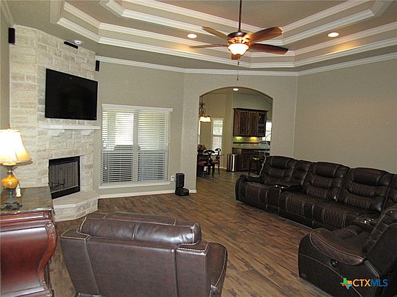 5th image of 2031 Falling Leaf Ln