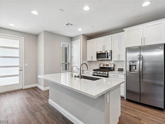 4th image of 11736 Redwood Mountain Ave #0
