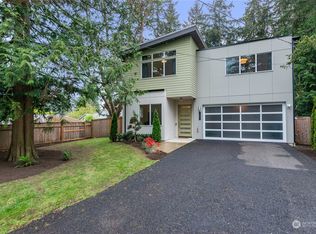 12013 8th Ave NE, Seattle, WA 98125