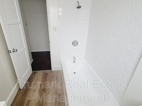 4th image of 2317 Merton Ave #3