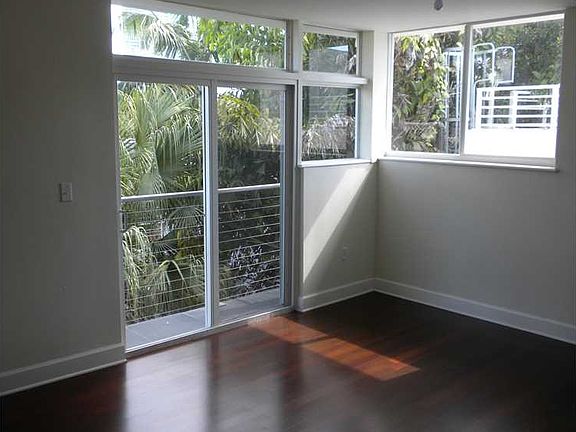 4th image of 835 Michigan Ave APT 2