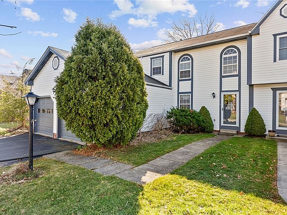 2nd image of 752 Sunset Cir