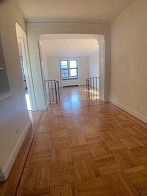 1st image of 95 W 195th St APT 5A