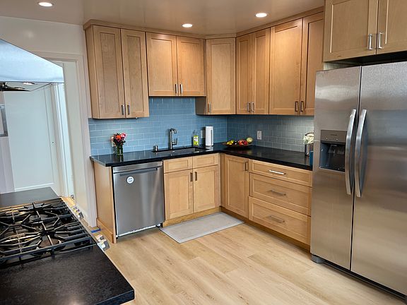 4th image of 4301 Ulloa St