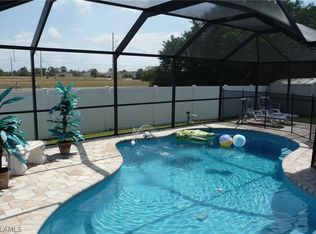 2733 NE 2nd Place Cpe, Coral, FL 33909