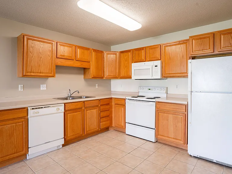 Fargo, ND Stonebridge Apartments | 22A | Kitchen