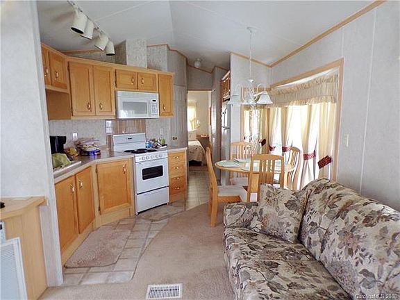 4th image of 25 Alaska Ln