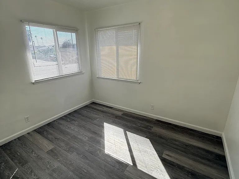 927 W Gage Ave #1 — Photo 6