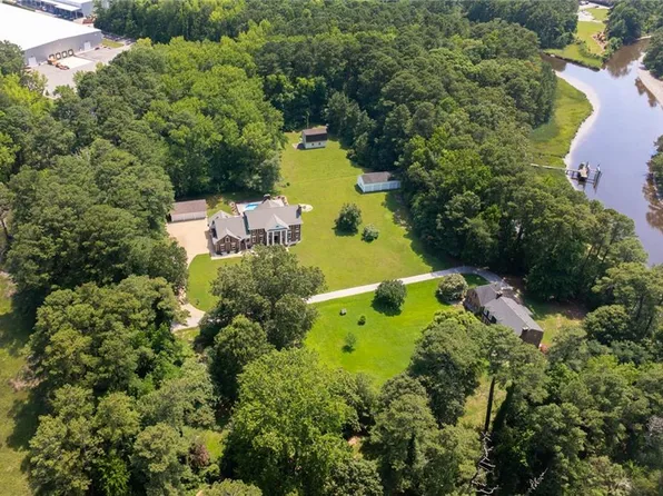 225 Arrowfield Rd, Virginia Beach, VA 23454