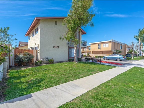 3rd image of 14101 Rondeau St