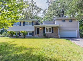 927 Magna Carta Dr NW, Atlanta, GA 30318