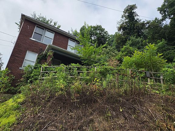 3rd image of 44 Walnut St