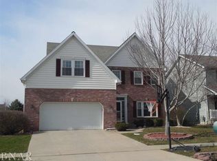 1304 Tearose Ln, Bloomington, IL 61704