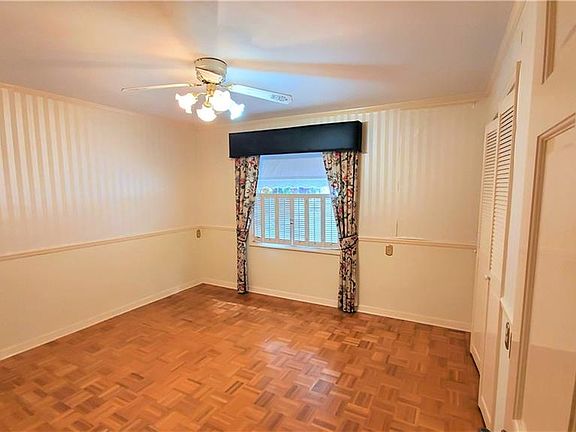 5th image of 631 Avenue T SE