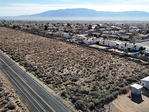 3rd image of 504 Tulip Rd SE