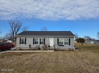710 Fairview Dr, Wapakoneta, OH 45895