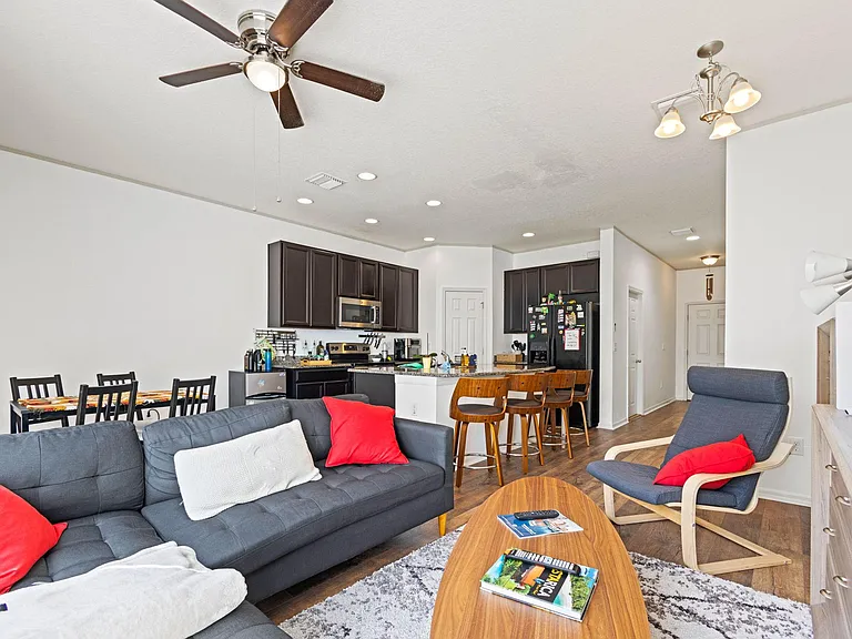 6917 Woodchase Glen Dr — Photo 6