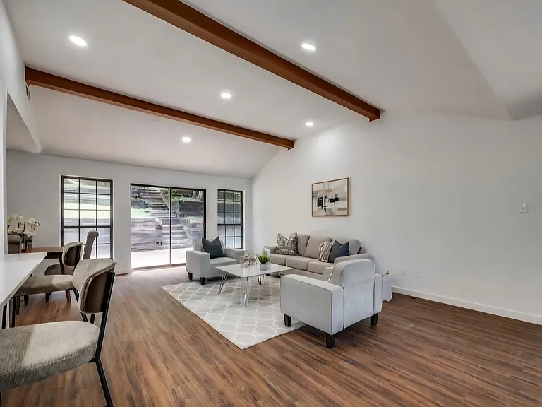 1605 Craighton Ct — Photo 6